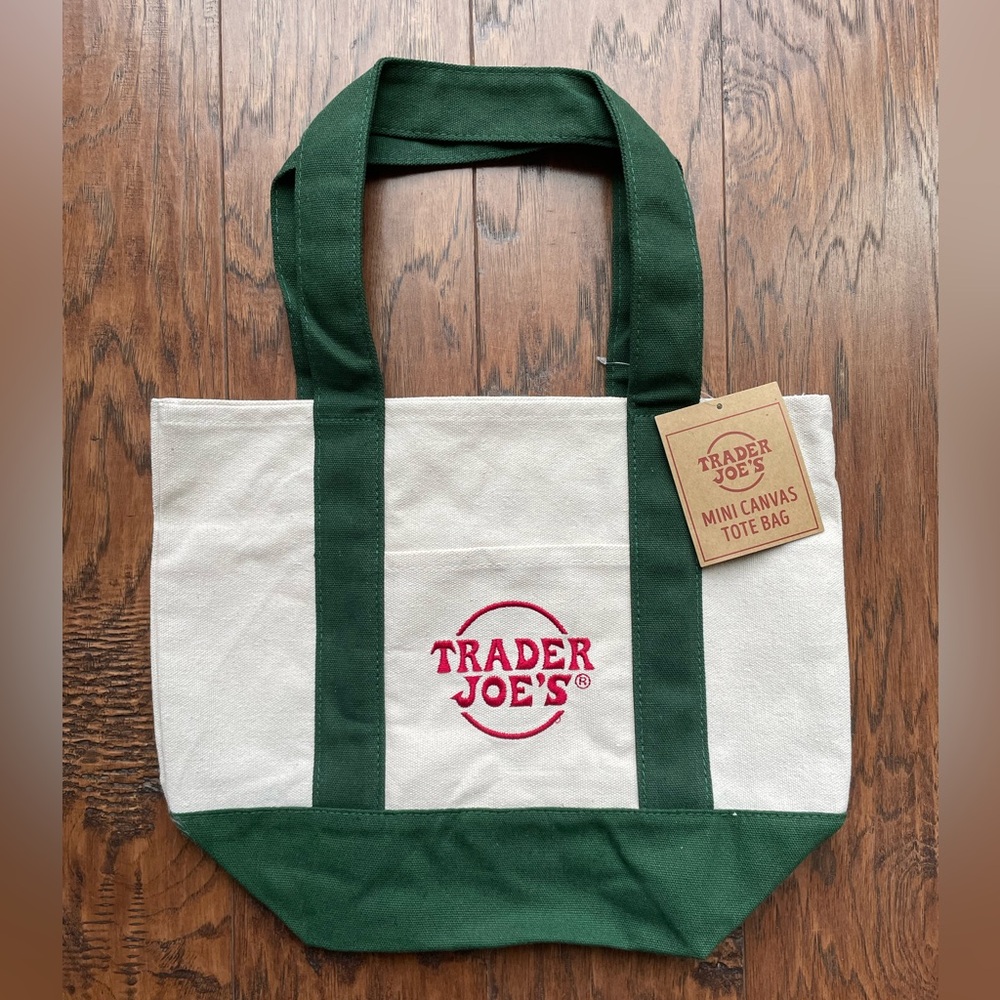 NWT Trader Joe’s Mini Tote in Green